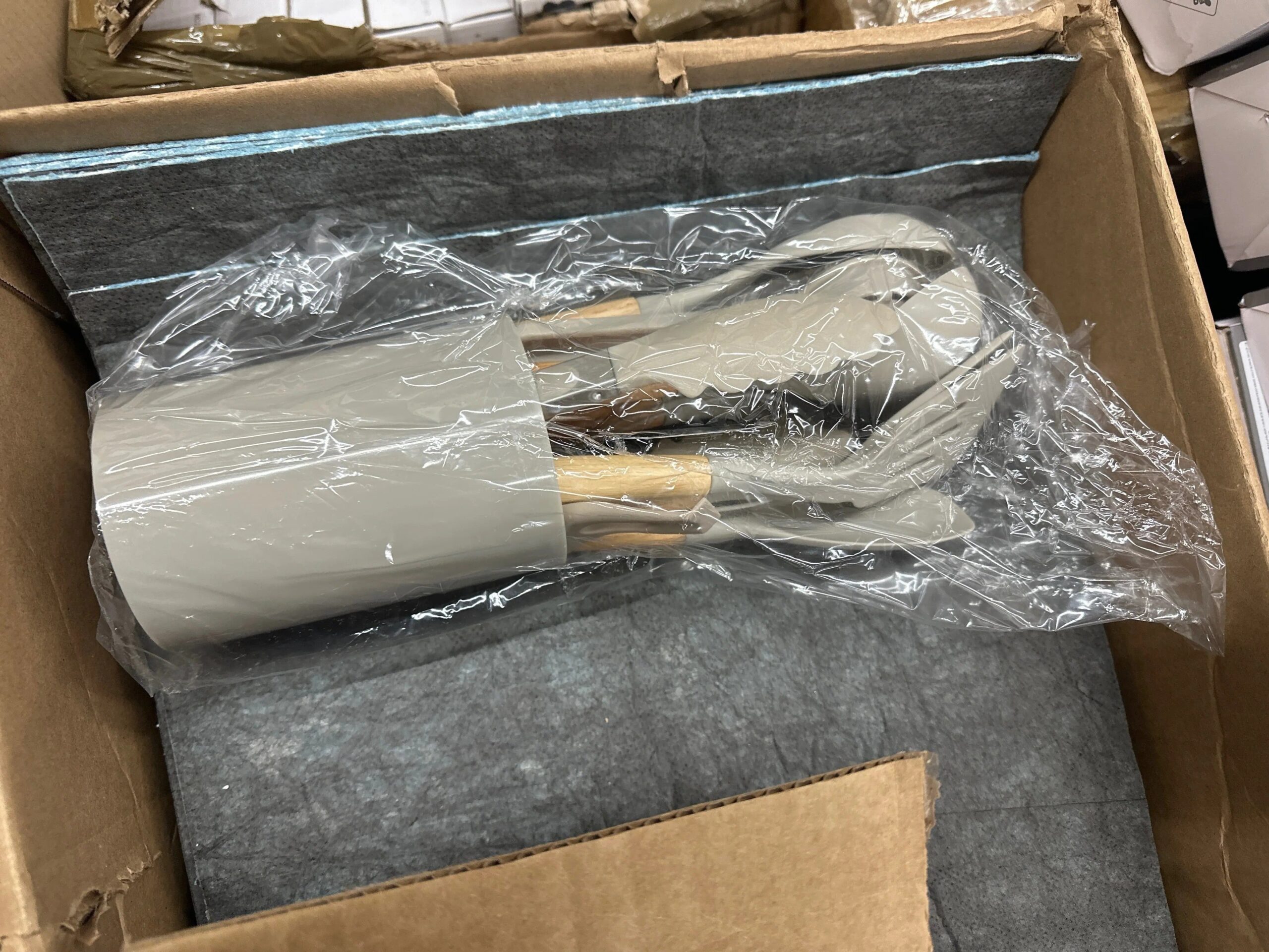 1765179154_cropped_7a2cc3ba-03dd-4e28-ba75-6ca871a0f4bb Home & Kitchen Liquidation Pallet — Lot 17 — liquidation pallet photo 4