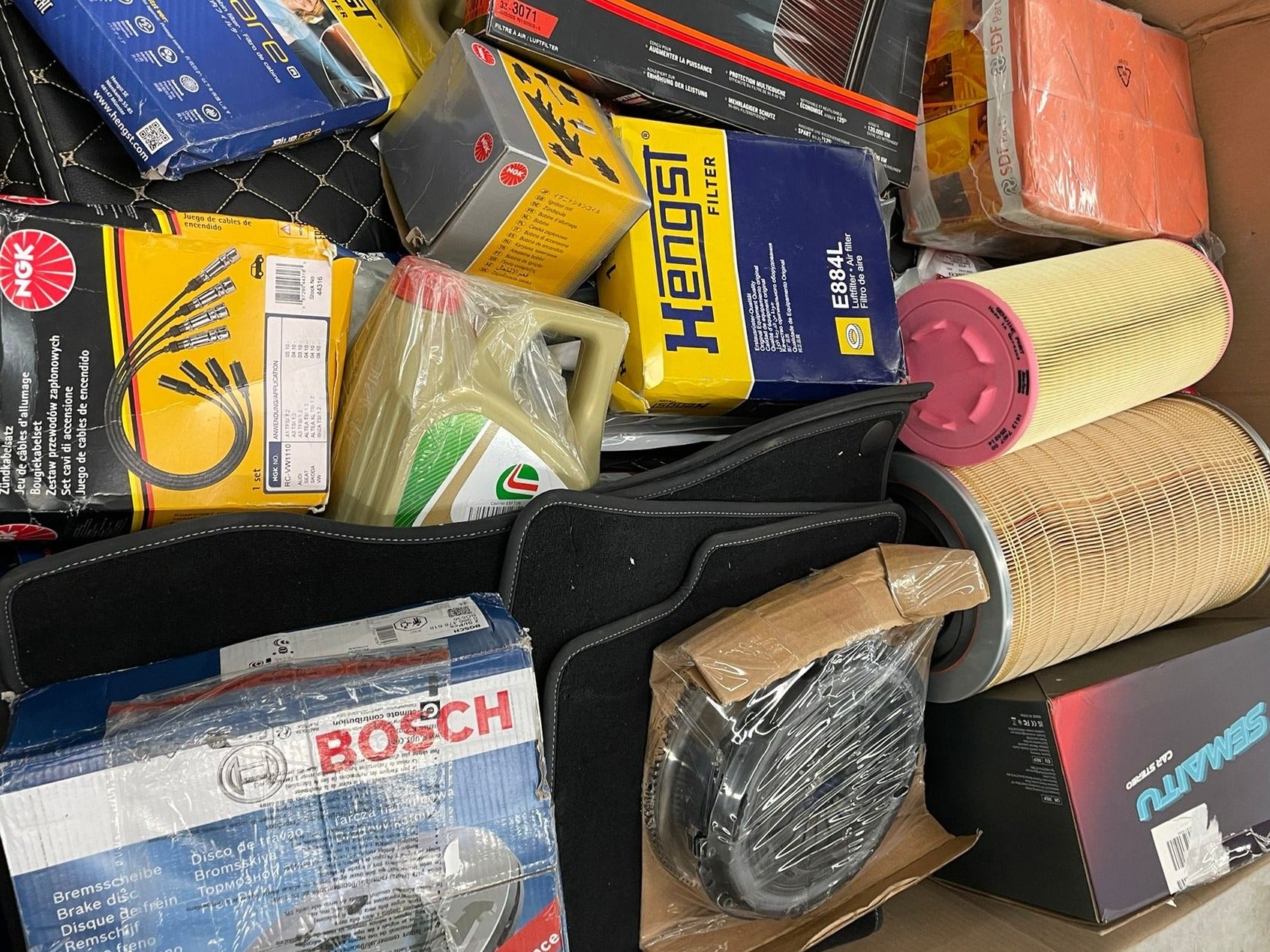 1767615200_cropped Automotive Pallets Lot – 5 Double Liquidation Truckload — liquidation pallet photo 3