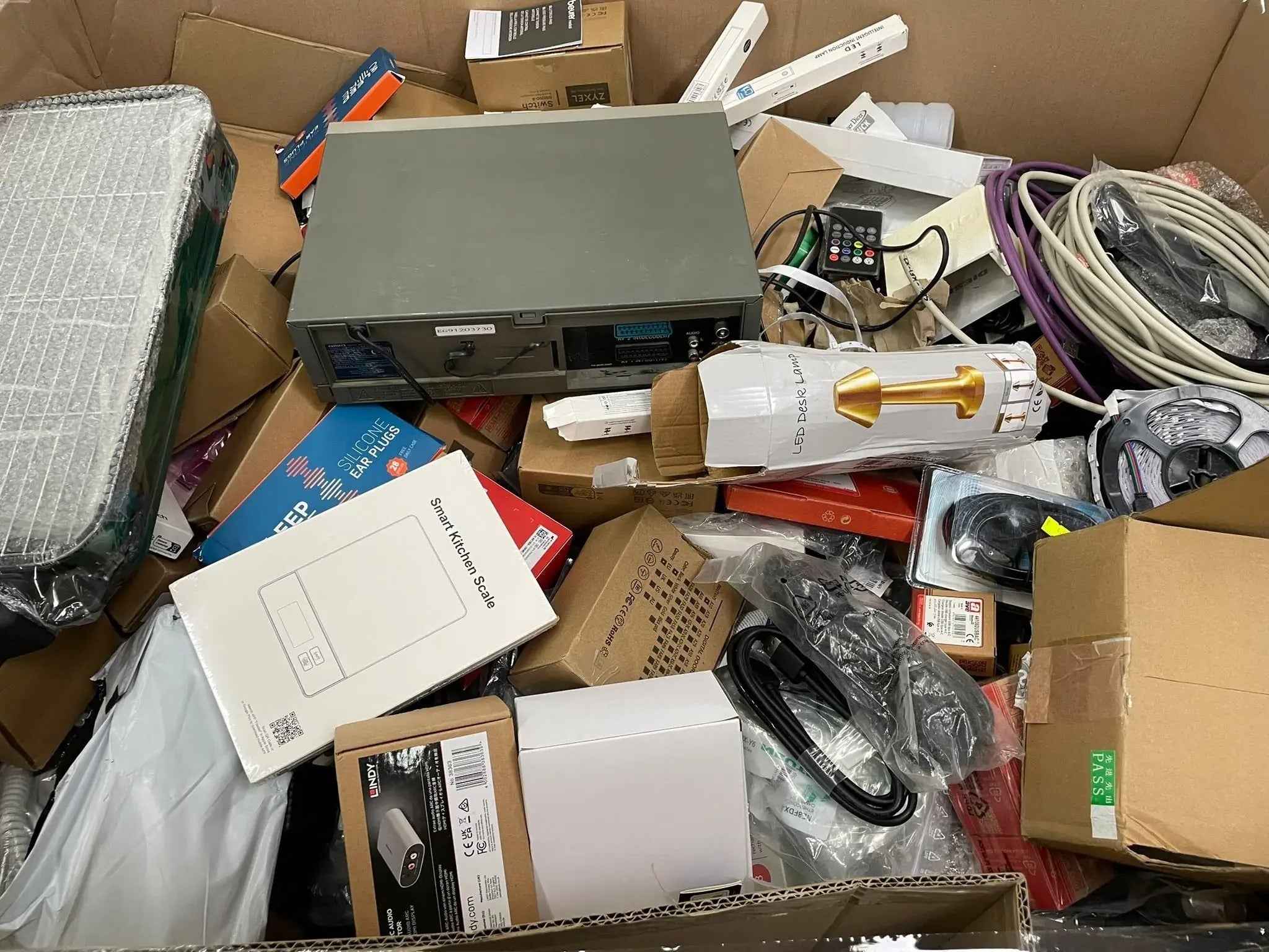 1767708106_cropped Electronics Liquidation Pallet — Lot 9 — liquidation pallet photo 3
