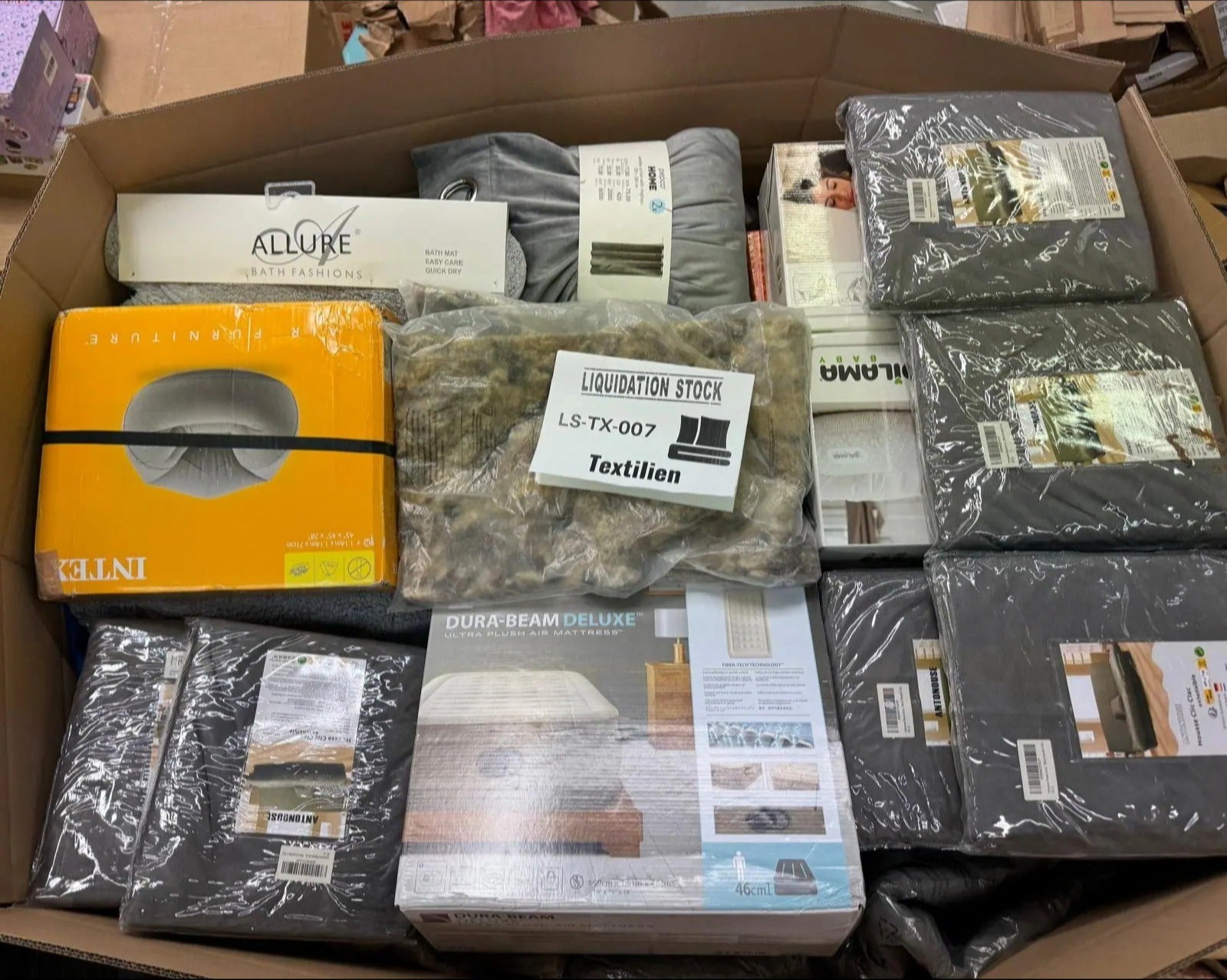1772173539_cropped Pallet includes Textiles items (LS-TX-007) — liquidation pallet photo 3
