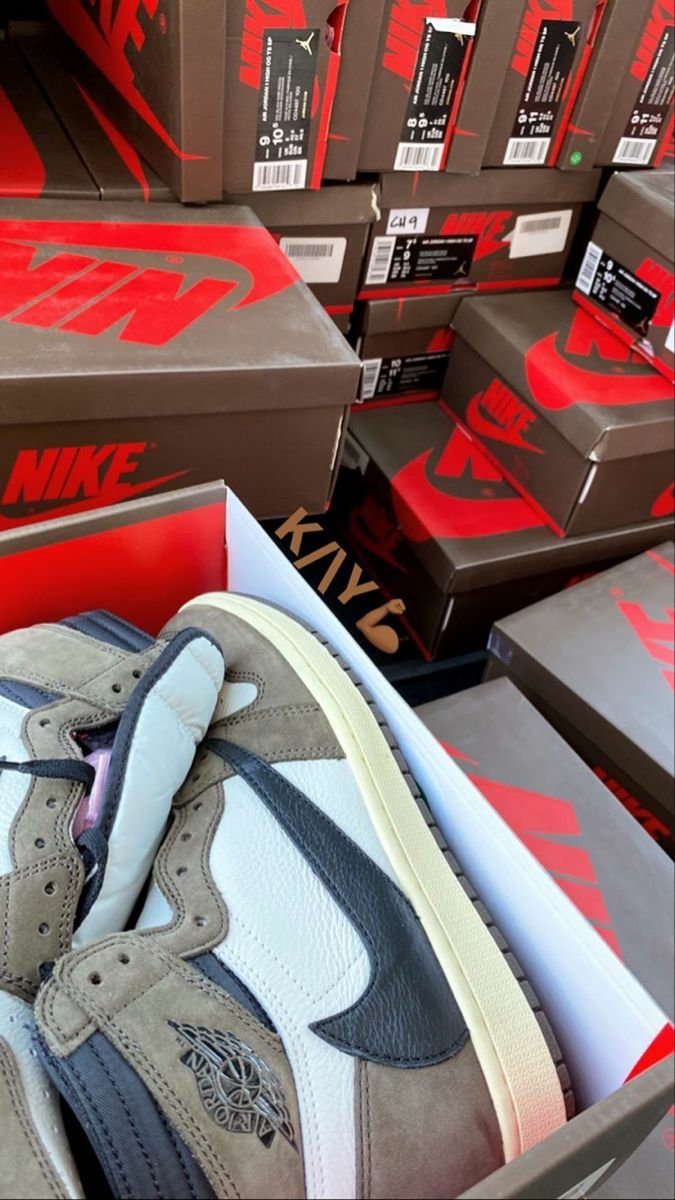Buy-Authentic-Nike-Shoes2-1 Wholesale Nike Shoes (100 Pairs) Liquidation Pallet — liquidation pallet photo 3