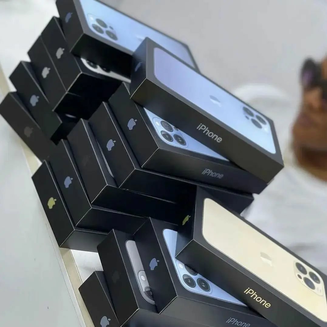 Buy-iPhone-Liquidation-Pallets5-1 Wholesale iPhone Liquidation (15 Phones) Liquidation Pallet — liquidation pallet photo 2