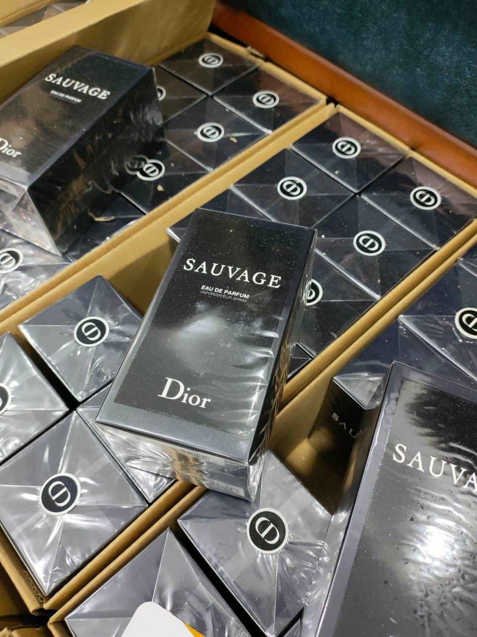 Authentic Perfume & Cologne Pallet (150 Pieces) Authentic Perfume & Cologne Pallet (150 Pieces)