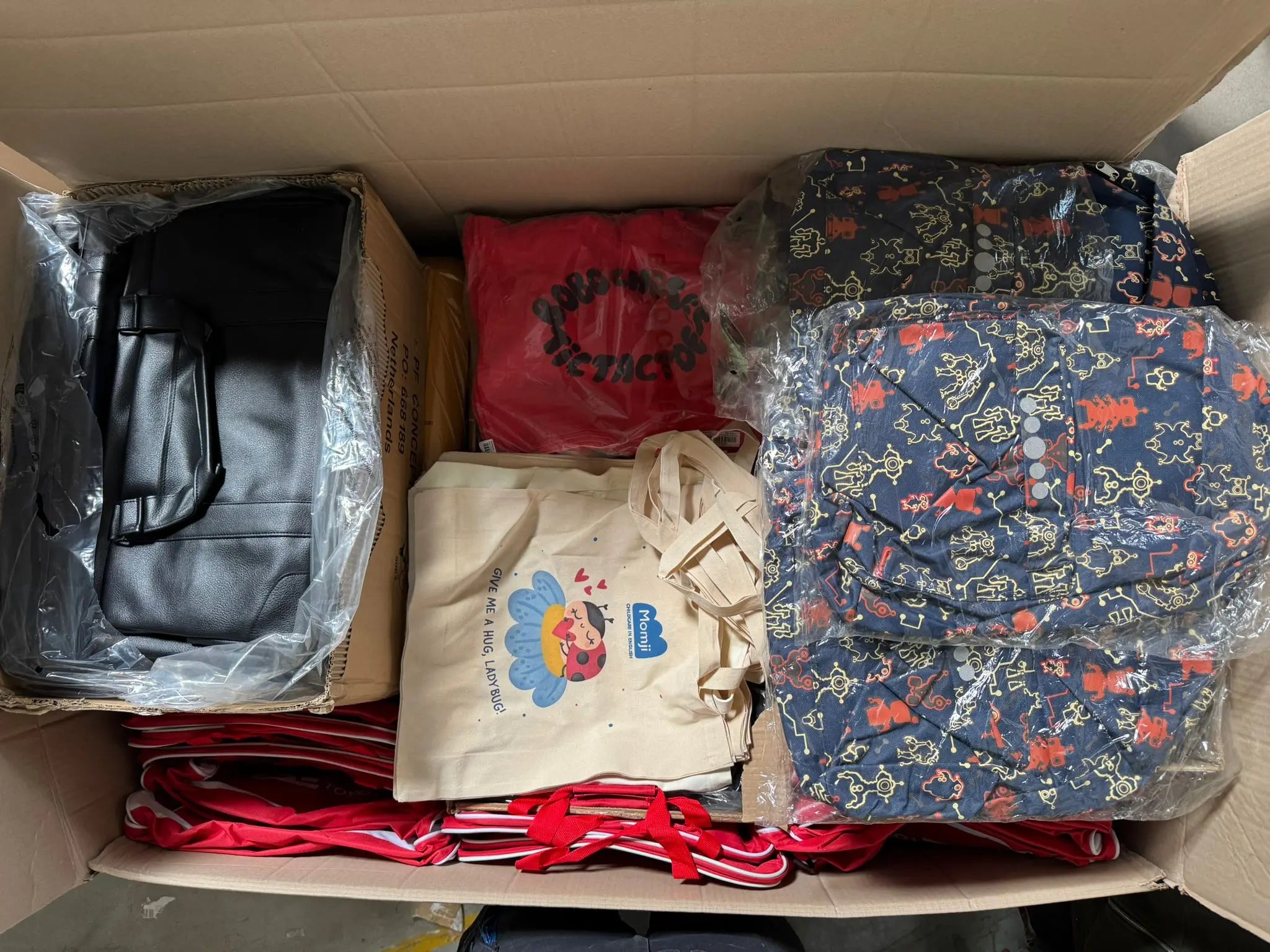 QVY6odQhWpf90GyllIwMP6PGAOJgak3S6jAV6Njn Pallet includes Bags items (LS-TS-006) — liquidation pallet photo 2