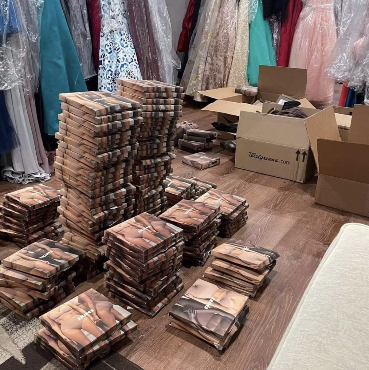 Skims-Wear-Pallets5-1 Wholesale SKIMS Clothing Liquidation Pallet — liquidation pallet photo 3