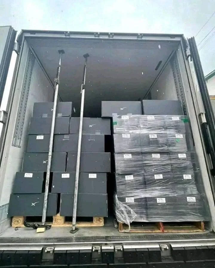 Starlink-pallet-1-1 Starlink Satellite Internet Kit Liquidation Pallet โ liquidation pallet photo 2