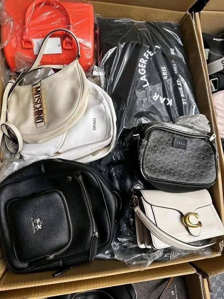 Women’s Handbag Pallets Women’s Handbag Pallets