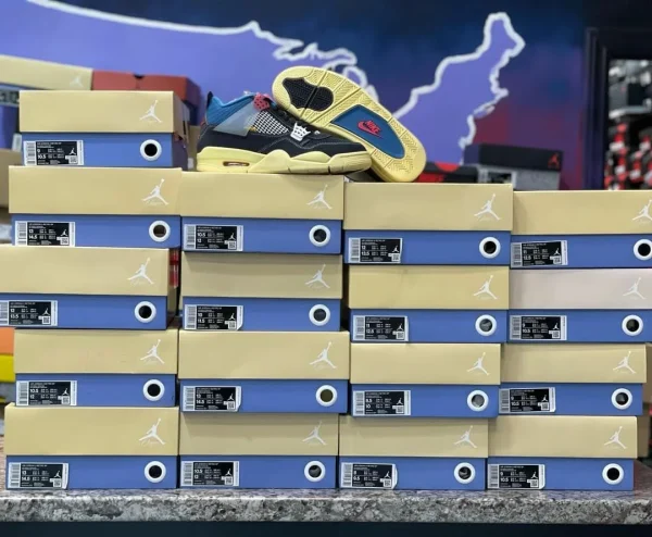 aj2-600×494-1 Wholesale Jordan Shoes Liquidation Pallet — liquidation pallet photo 2