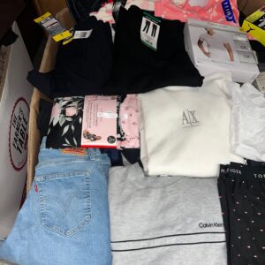 Brand Name Clothing – 250pcs Liquidation Pallet — liquidation pallet photo 2
