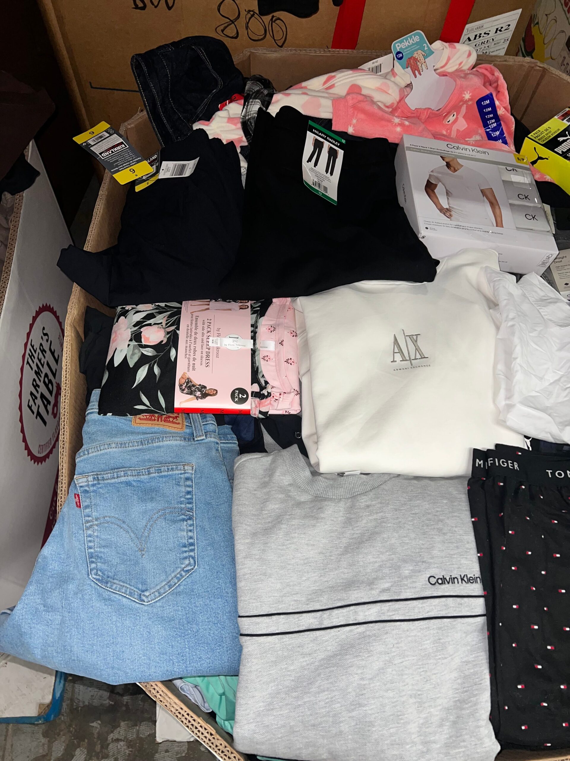 brand-name-clothing-10-250pcs-liquidation-wholesale-pallet-brand-name-clothing-10-250pcs-liquidation-wholesale-pallet-liquidationdeals-ca-1242874830 Brand Name Clothing – 250pcs Liquidation Pallet — liquidation pallet photo 2