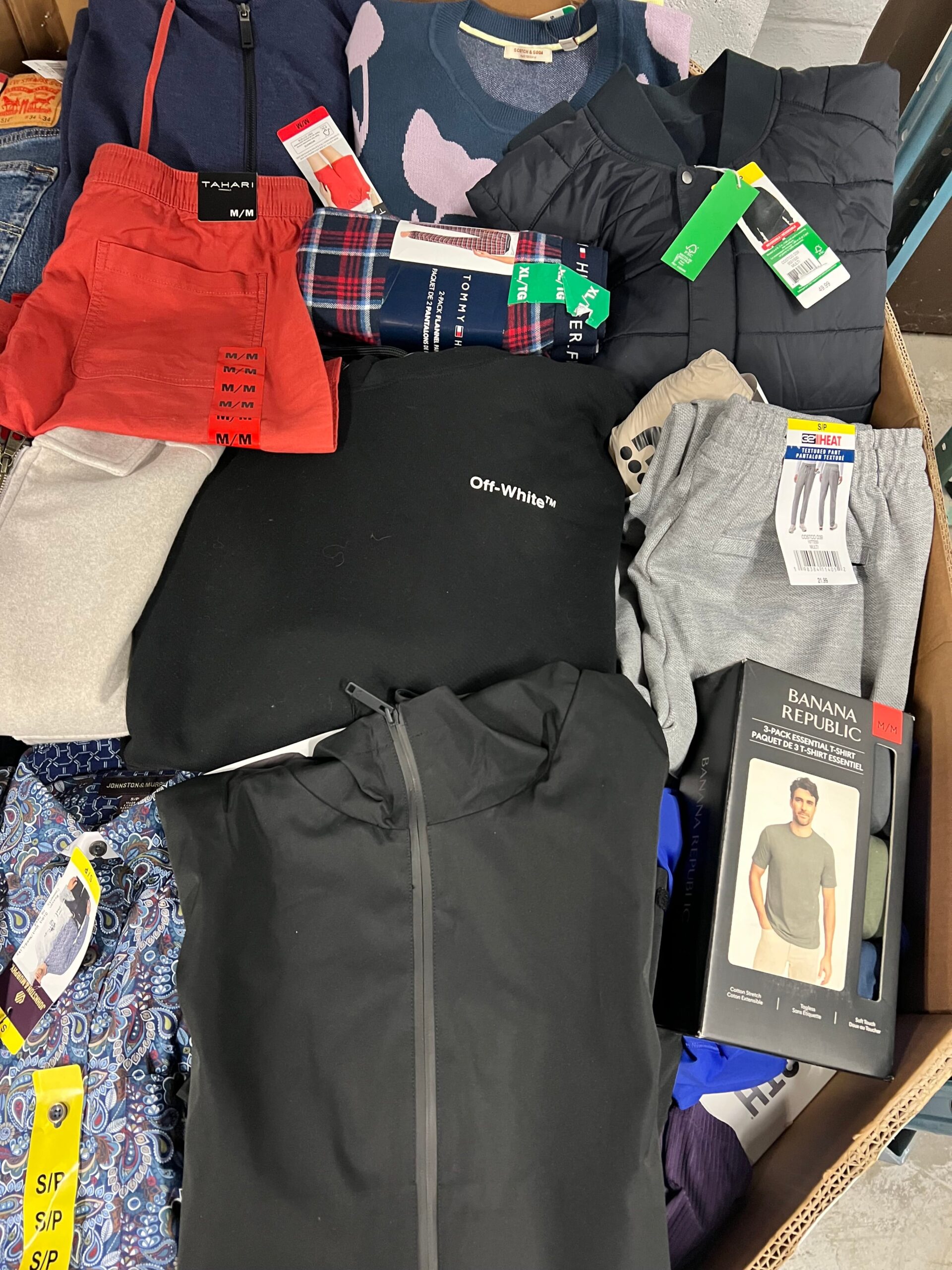 brand-name-clothing-12-250pcs-liquidation-wholesale-pallet-brand-name-clothing-12-250pcs-liquidation-wholesale-pallet-liquidationdeals-ca-1236684093 Brand Name Clothing – 250pcs Liquidation Pallet — Lot 15 — liquidation pallet photo 4