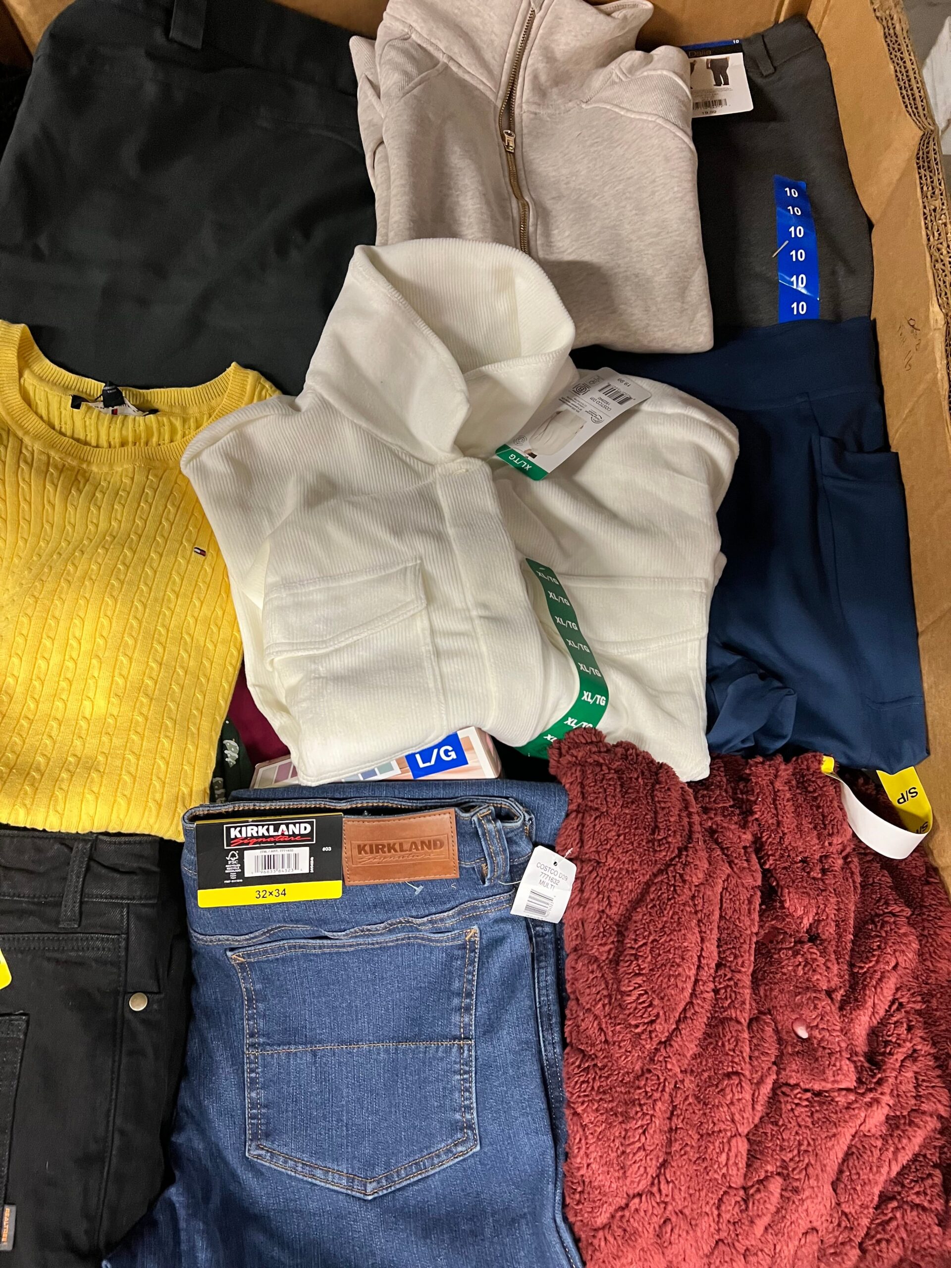 brand-name-clothing-13-250pcs-liquidation-wholesale-pallet-brand-name-clothing-13-250pcs-liquidation-wholesale-pallet-liquidationdeals-ca-1236684089 Brand Name Clothing – 250pcs Liquidation Pallet — Lot 14 — liquidation pallet photo 4