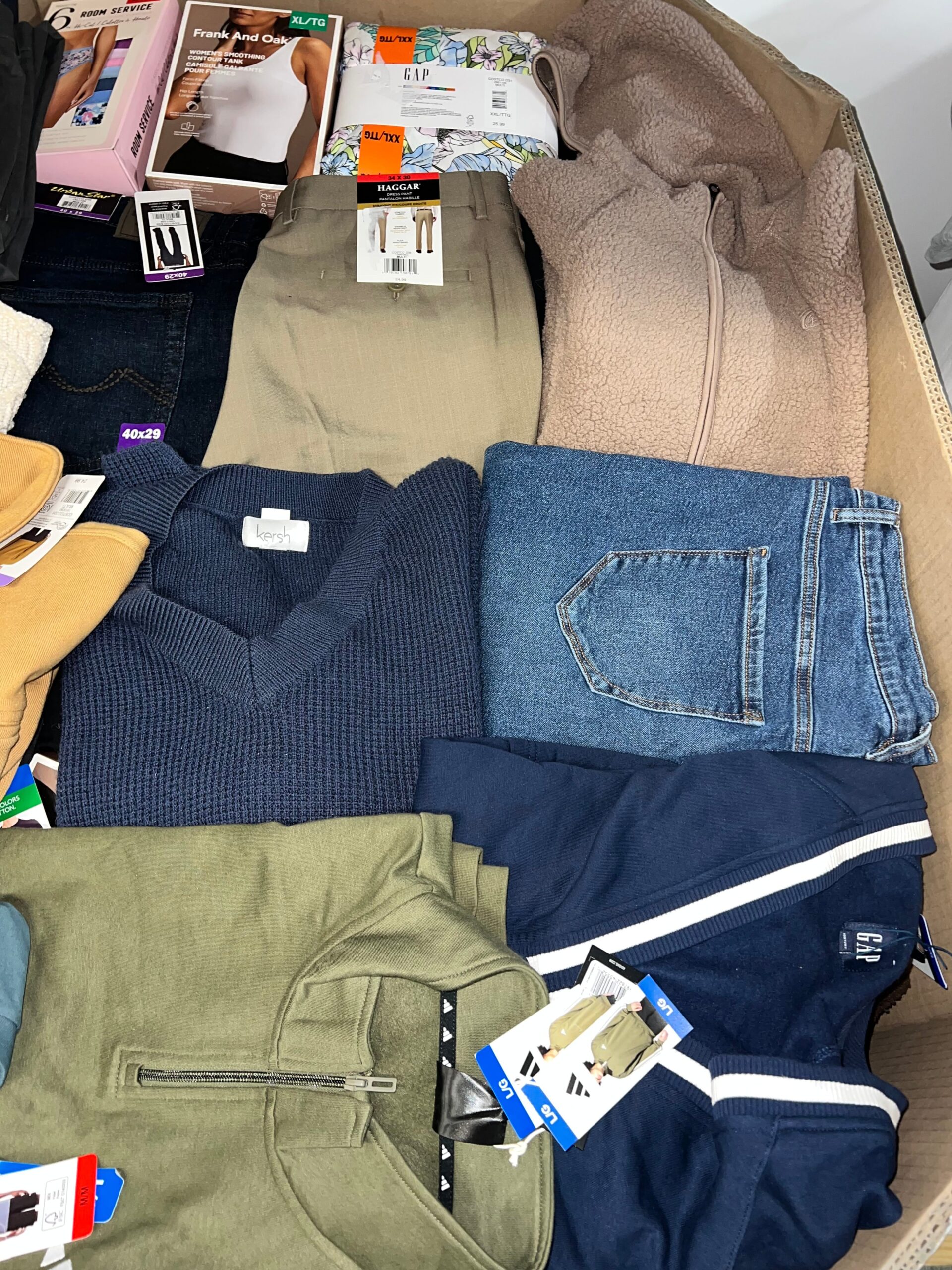 brand-name-clothing-15-250pcs-liquidation-wholesale-pallet-brand-name-clothing-15-250pcs-liquidation-wholesale-pallet-liquidationdeals-ca-1236684081 Brand Name Clothing – 250pcs Liquidation Pallet — Lot 12 — liquidation pallet photo 4