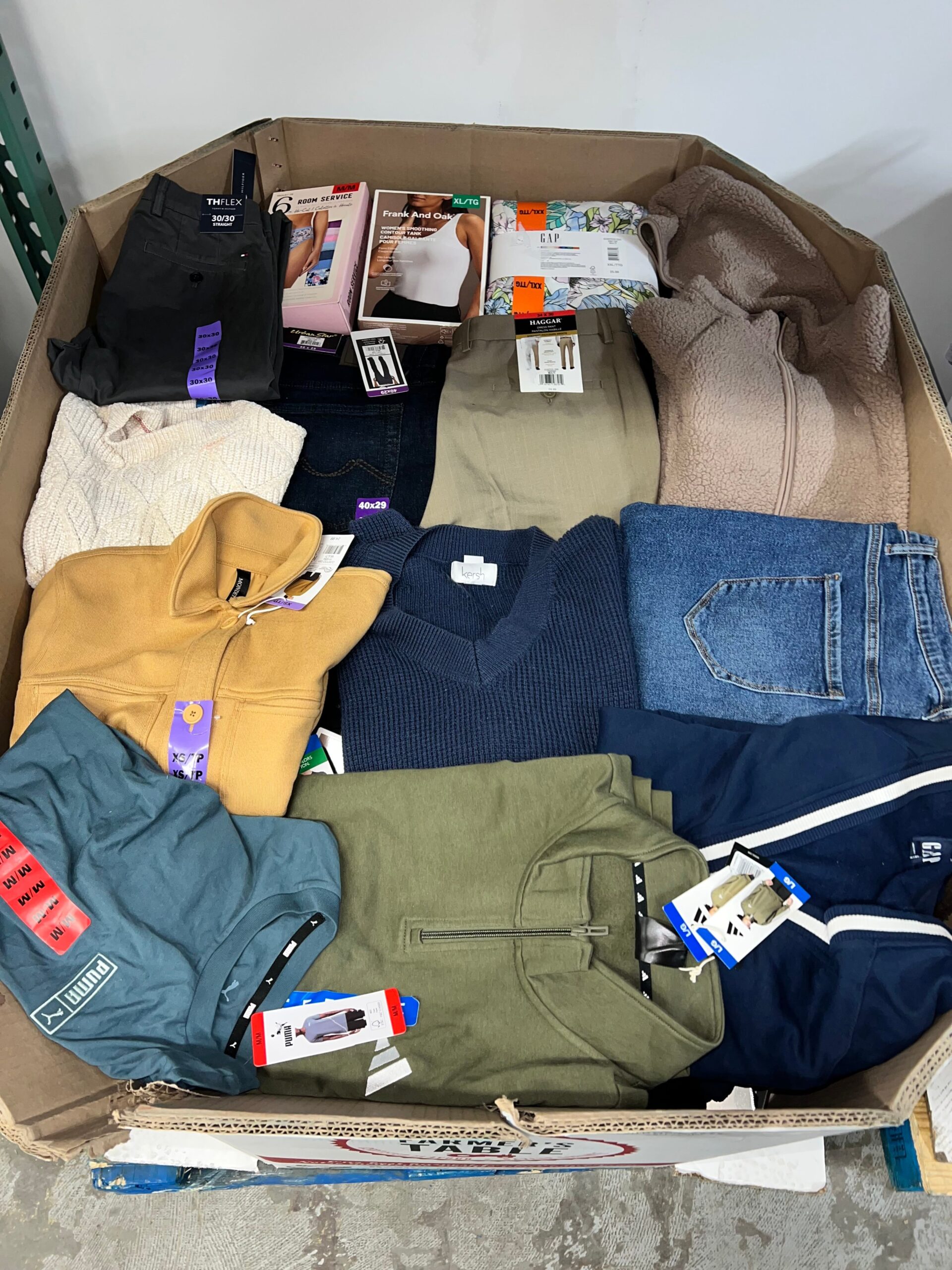 brand-name-clothing-15-250pcs-liquidation-wholesale-pallet-brand-name-clothing-15-250pcs-liquidation-wholesale-pallet-liquidationdeals-ca-1236684083 Brand Name Clothing – 250pcs Liquidation Pallet — Lot 12 — liquidation pallet photo 2