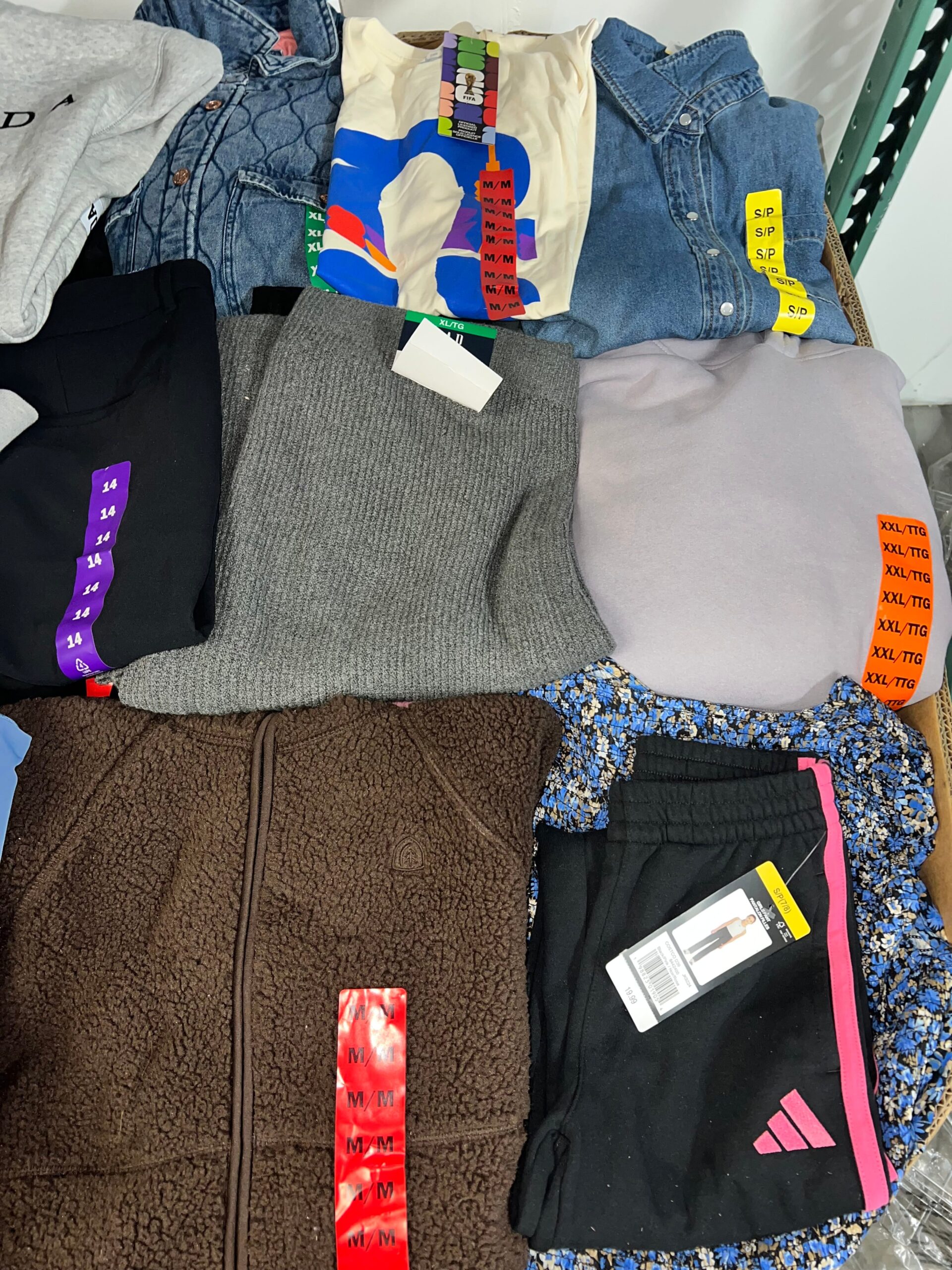 brand-name-clothing-16-250pcs-liquidation-wholesale-pallet-brand-name-clothing-16-250pcs-liquidation-wholesale-pallet-liquidationdeals-ca-1236684077 Brand Name Clothing – 250pcs Liquidation Pallet — Lot 11 — liquidation pallet photo 4