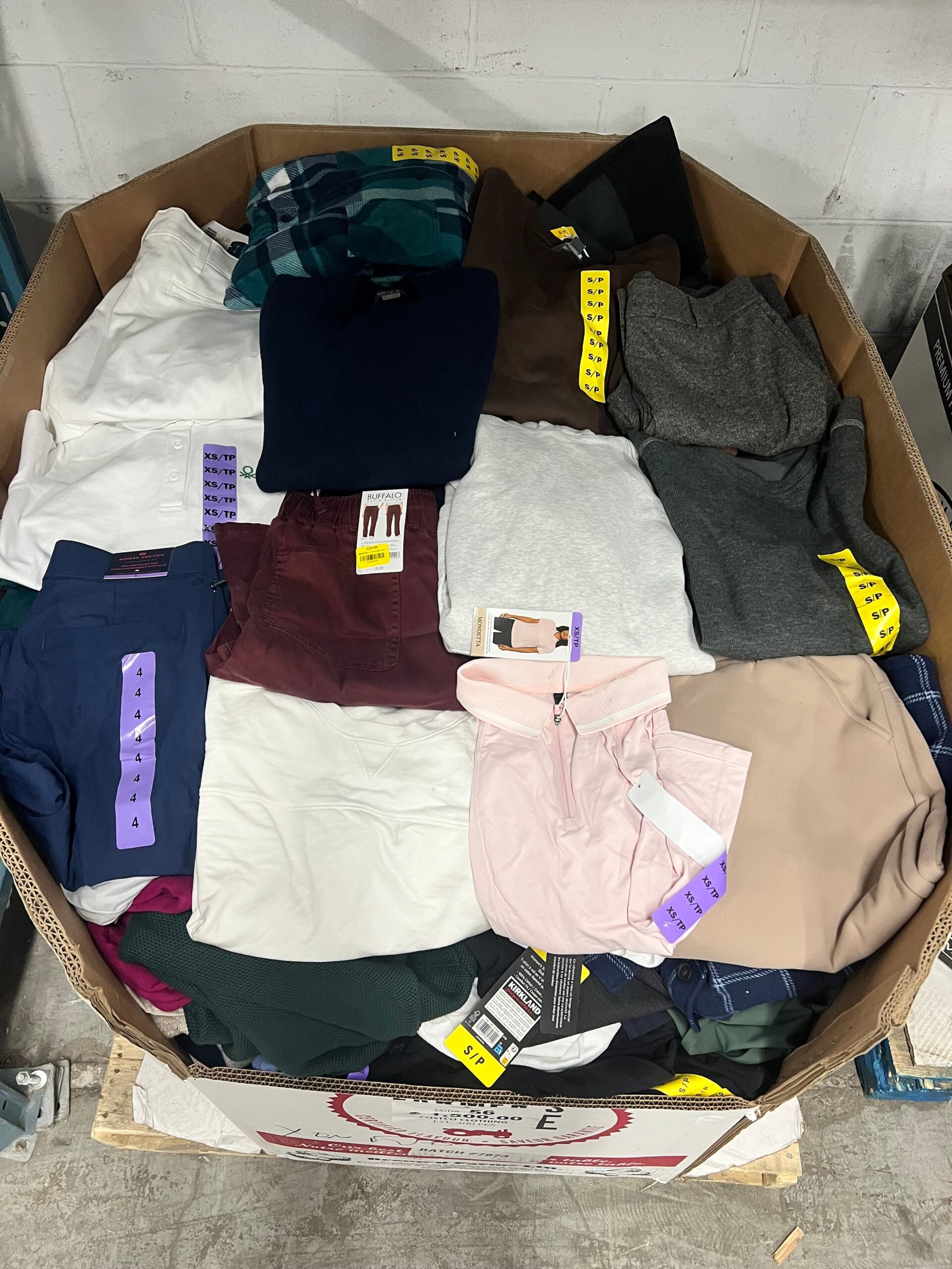 brand-name-clothing-56-300pcs-liquidation-wholesale-pallet-brand-name-clothing-56-300pcs-liquidation-wholesale-pallet-liquidationdeals-ca-1243981529 Brand Name Clothing – 300pcs Liquidation Pallet — Lot 3 — liquidation pallet photo 2
