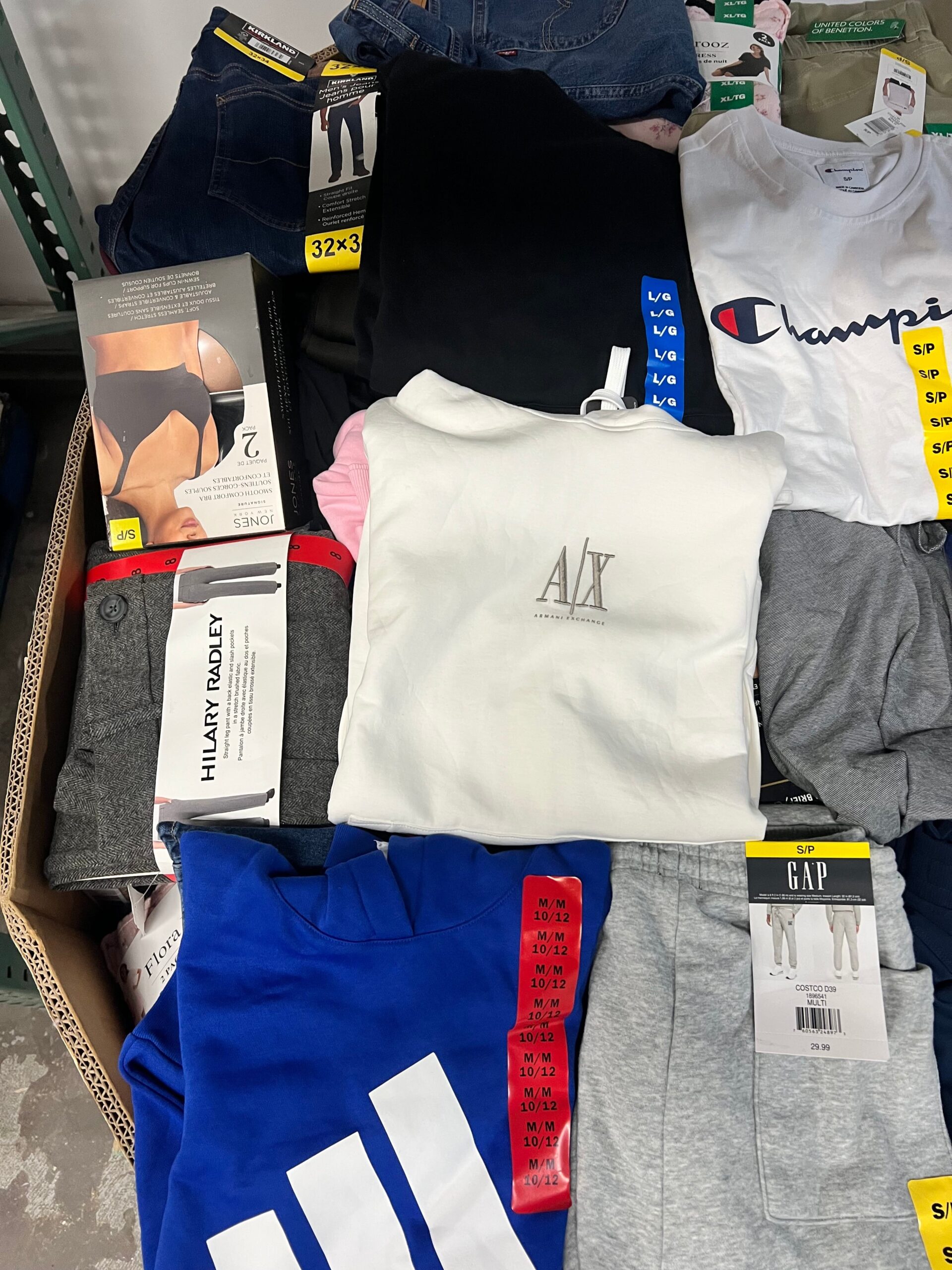 brand-name-clothing-65-200pcs-liquidation-wholesale-pallet-brand-name-clothing-65-200pcs-liquidation-wholesale-pallet-liquidationdeals-ca-1242874826 Brand Name Clothing – 200pcs Liquidation Pallet — liquidation pallet photo 3