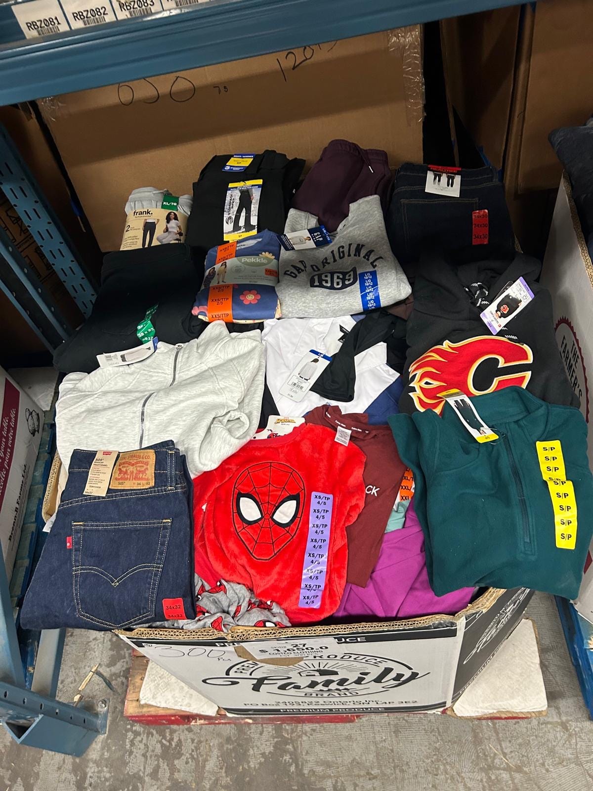 costco-clothing-27-300pcs-liquidation-wholesale-pallet-costco-clothing-27-300pcs-liquidation-wholesale-pallet-liquidationdeals-ca-1227092582 CW Clothing Liquidation Pallet — liquidation pallet photo 2