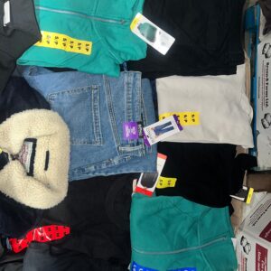 CW Clothing Liquidation Pallet — Lot 17 — liquidation pallet photo 4