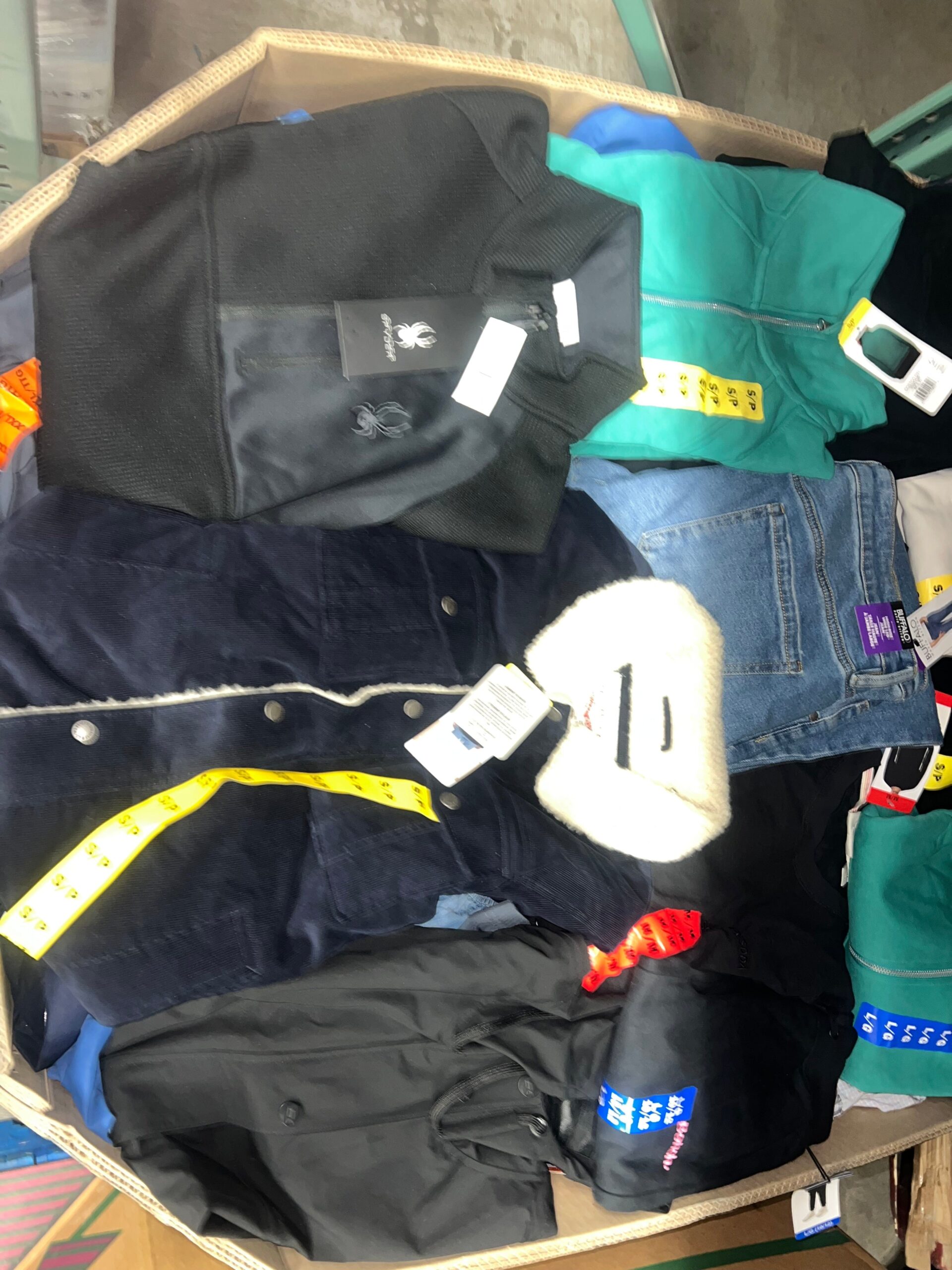 costco-clothing-36-250pcs-liquidation-wholesale-pallet-costco-clothing-36-250pcs-liquidation-wholesale-pallet-liquidationdeals-ca-1220571655 CW Clothing Liquidation Pallet — Lot 17 — liquidation pallet photo 3