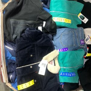 CW Clothing Liquidation Pallet — Lot 12 — liquidation pallet photo 3