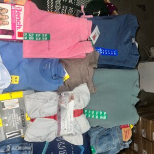 CW Clothing Liquidation Pallet — Lot 16 — liquidation pallet photo 4