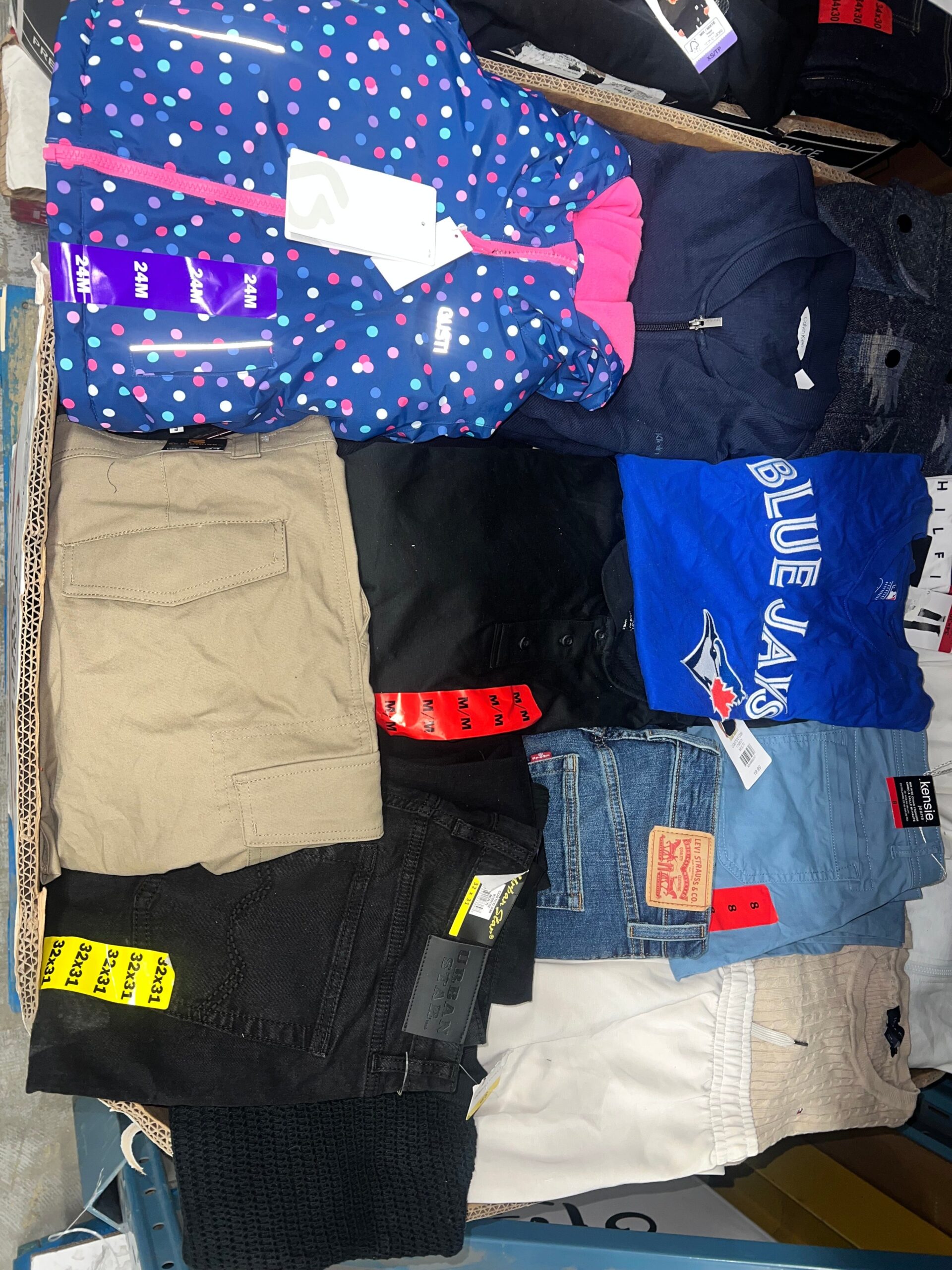 costco-clothing-49-300pcs-liquidation-wholesale-pallet-costco-clothing-49-300pcs-liquidation-wholesale-pallet-liquidationdeals-ca-1224872073 CW Clothing Liquidation Pallet — Lot 11 — liquidation pallet photo 3