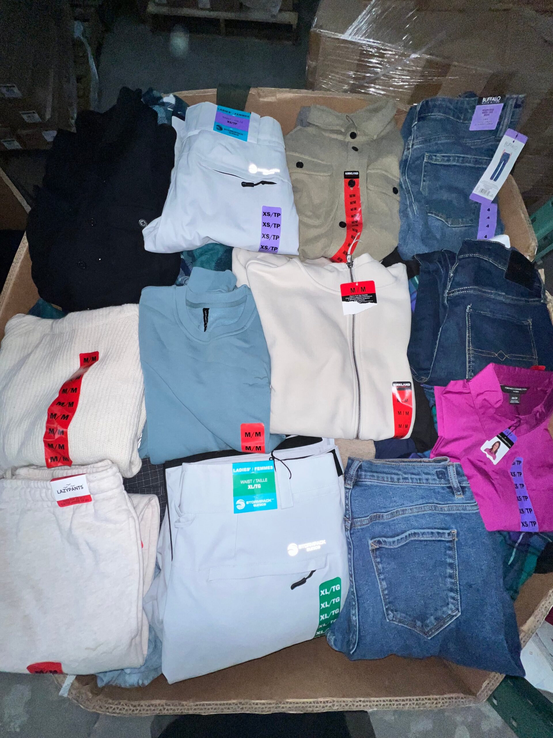 cw-clothing-2-250pcs-liquidation-wholesale-pallet-cw-clothing-2-250pcs-liquidation-wholesale-pallet-liquidationdeals-ca-1232493376 Brand Name Clothing – 250pcs Liquidation Pallet — Lot 22 — liquidation pallet photo 2