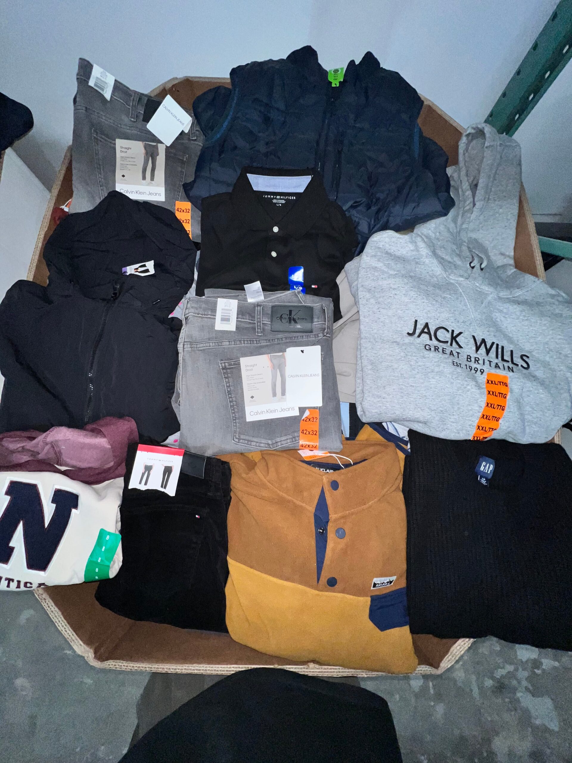 cw-clothing-4-250pcs-liquidation-wholesale-pallet-cw-clothing-4-250pcs-liquidation-wholesale-pallet-liquidationdeals-ca-1232493372 Brand Name Clothing – 250pcs Liquidation Pallet — Lot 20 — liquidation pallet photo 2