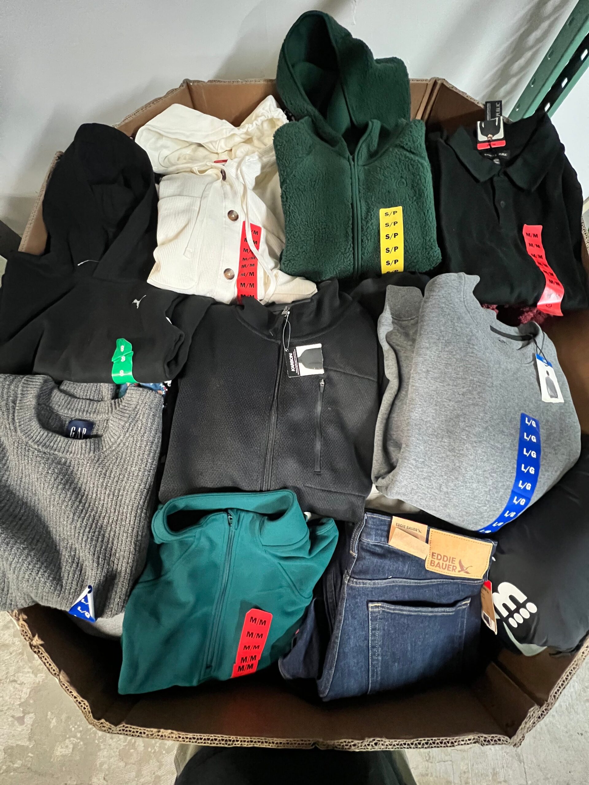 cw-clothing-5-250pcs-liquidation-wholesale-pallet-cw-clothing-5-250pcs-liquidation-wholesale-pallet-liquidationdeals-ca-1232493368 Brand Name Clothing – 250pcs Liquidation Pallet — Lot 18 — liquidation pallet photo 2
