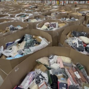 of High Count 6ft Liquidation Truckload — mixed condition