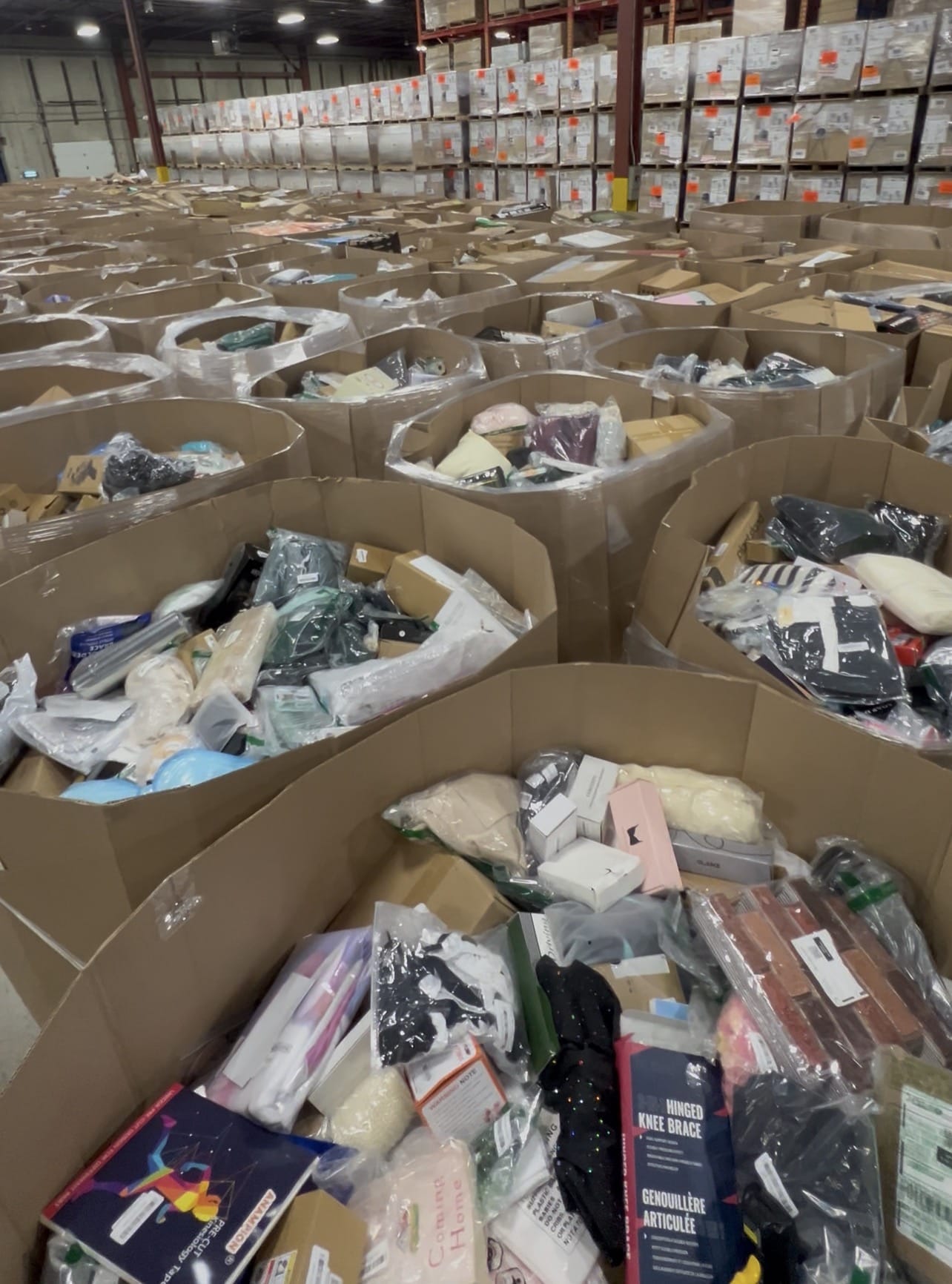 explore-savings-with-amazon-bulk-truck-load-truckload-of-lpn-high-count-6ft-liquidationdeals-ca-1246081303 of High Count 6ft Liquidation Truckload — mixed condition