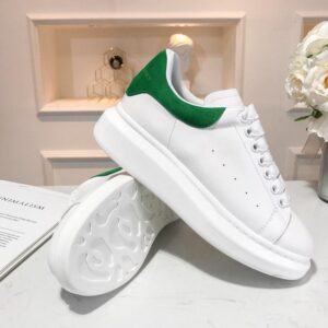 Alexander McQueen Shoes Liquidation Pallet — liquidation pallet photo 3