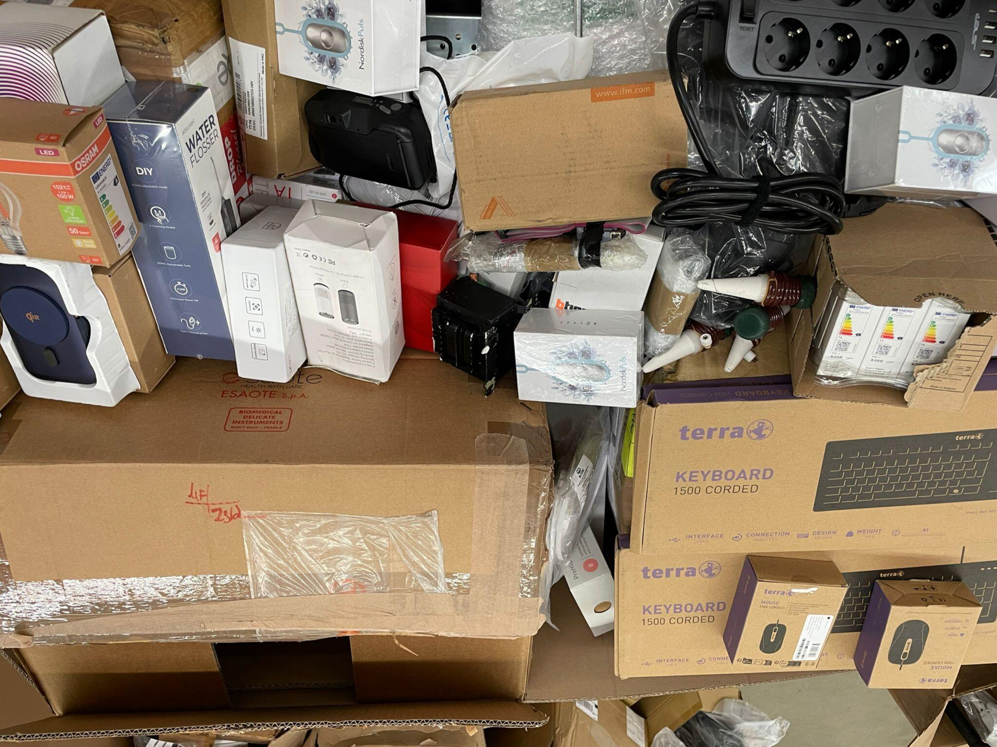 hW5mrH8nRjbmcNPcqfxhtiBYhjVq5lJLXw077A5S Electronic Lot Containing Electric and Electronic Appliances Liquidation Truckload — liquidation pallet photo 4