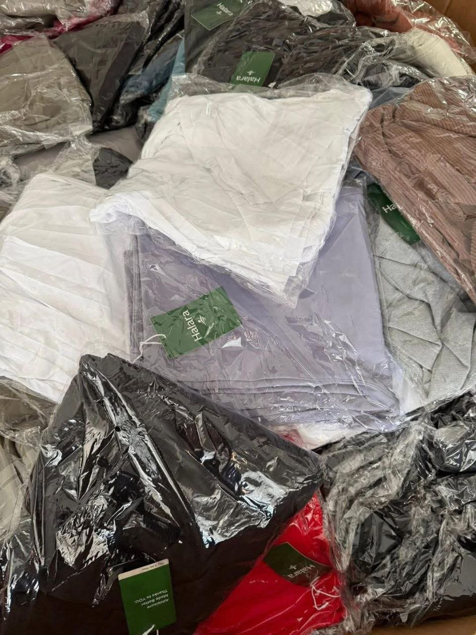 hala2 Halara Clothing Liquidation Pallet — liquidation pallet photo 2