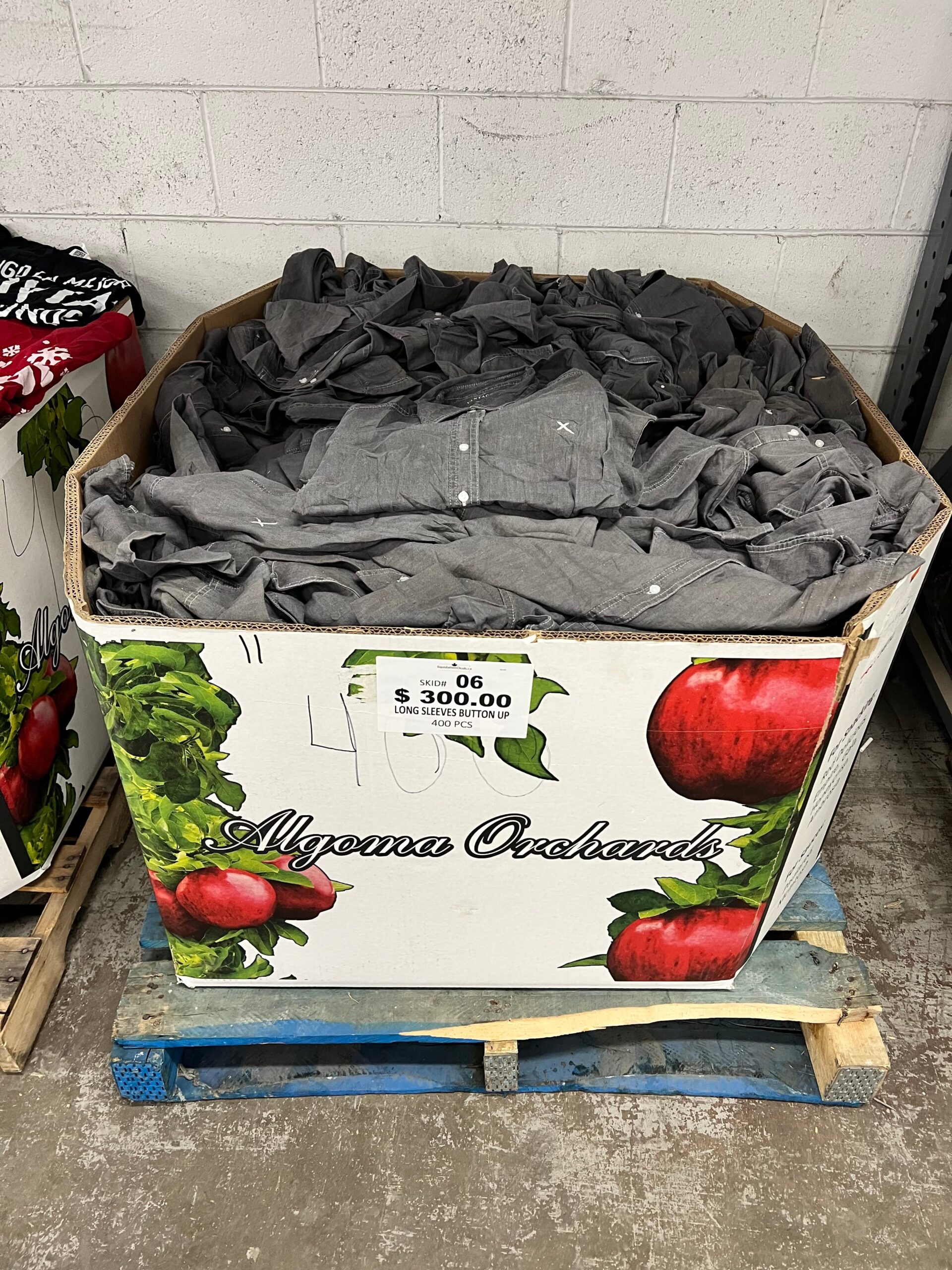 long-sleeve-button-up-shirts-6-400pcs-liquidation-wholesale-pallet-long-sleeve-button-up-shirts-6-400pcs-liquidation-wholesale-pallet-liquidationdeals-ca-1237090008 Long Sleeve Button Up Shirts – 400pcs — mixed condition