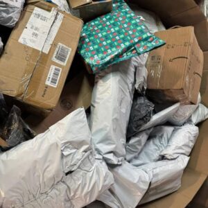 Fresh Premium Mail Load Liquidation Pallet — liquidation pallet photo 3