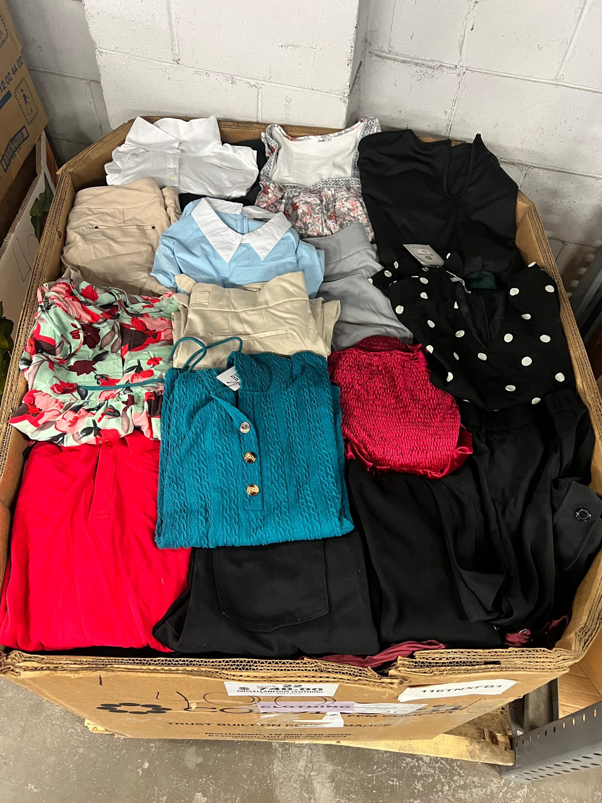 miscellaneous-clothing-22-400pcs-liquidation-wholesale-pallet-miscellaneous-clothing-22-400pcs-liquidation-wholesale-pallet-liquidationdeals-ca-1243800634 Miscellaneous Clothing – 400pcs Liquidation Pallet — Lot 3 — liquidation pallet photo 2