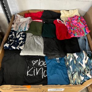 Miscellaneous Clothing – 400pcs Liquidation Pallet — Lot 2 — liquidation pallet photo 2