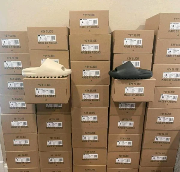 slides2-600×575-1 Yeezy Slides Liquidation Pallet — liquidation pallet photo 3