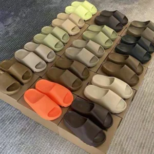 Yeezy Slides Liquidation Pallet — liquidation pallet photo 2