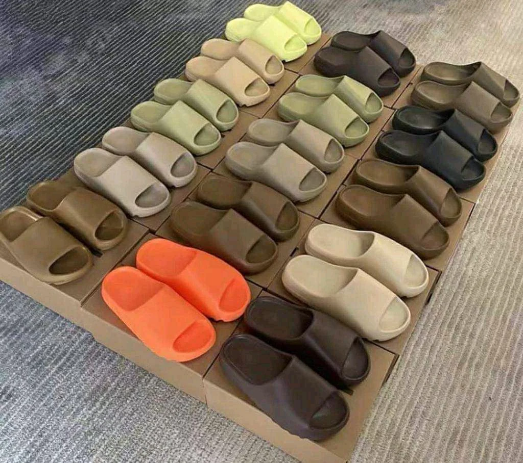 slides3 Yeezy Slides Liquidation Pallet — liquidation pallet photo 2